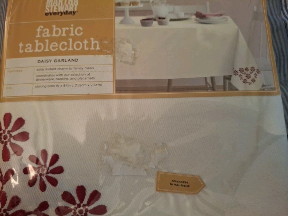 MARTHA STEWART FABRIC TABLECLOTH SQUARE 60" X 84" EMBROIDERY Red DAISIES IN PKG